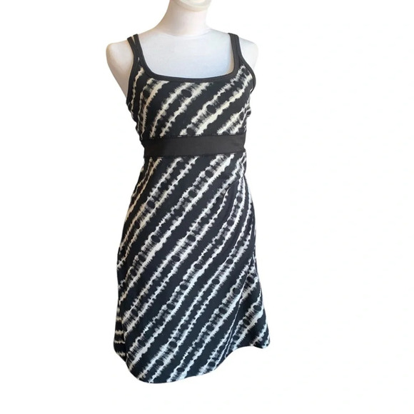 SOYBU women's XS black and white dress with built in bra - Picture 1 of 6